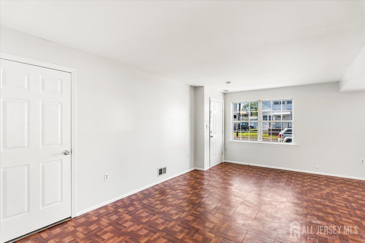 32 Mckinley Avenue Carteret NJ 07008