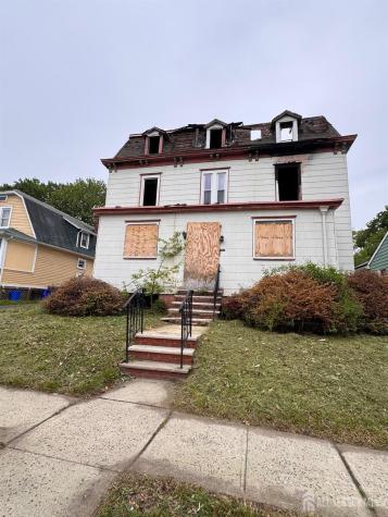 17 Westcott Street East Orange NJ 07017