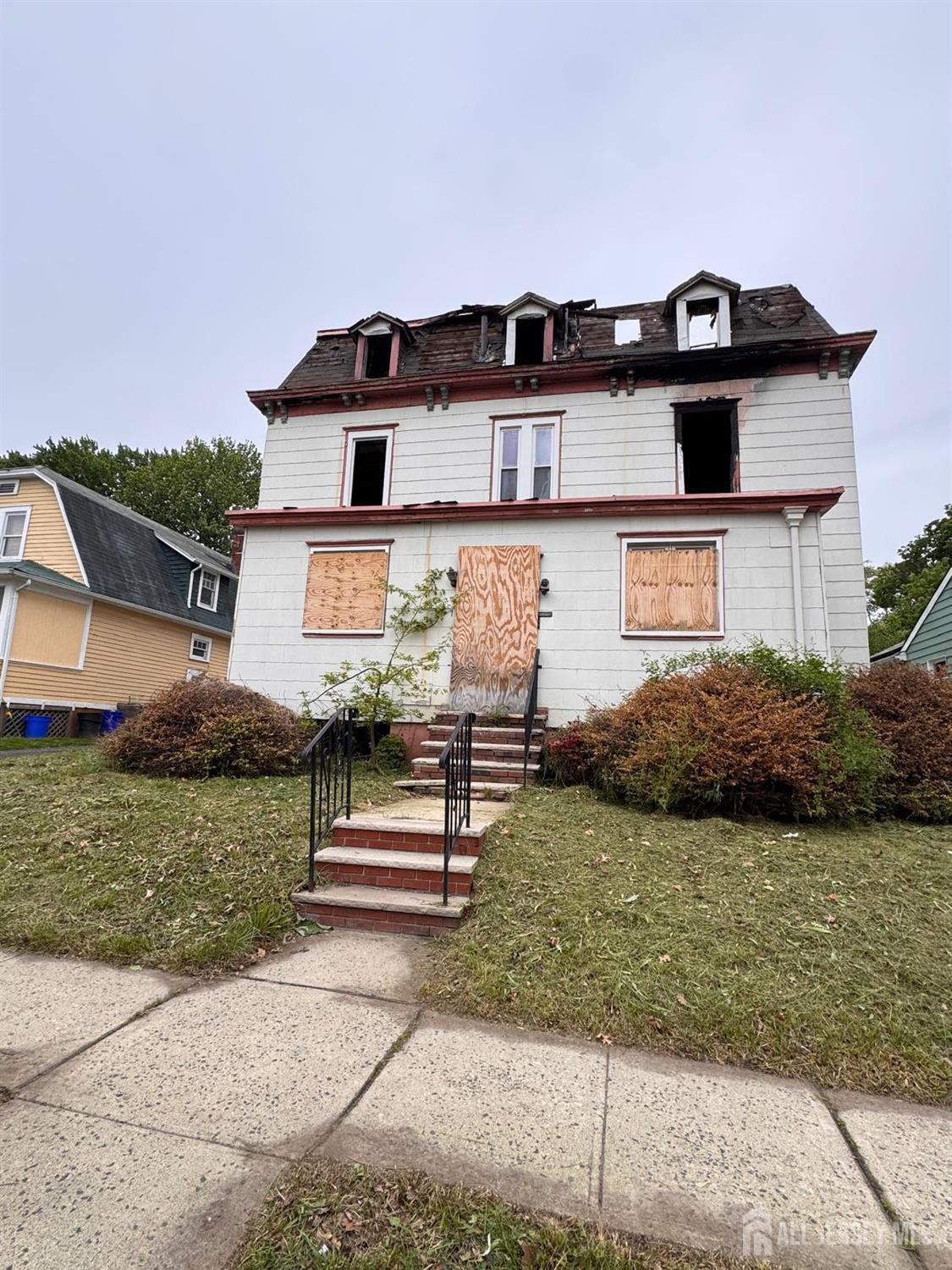 17 Westcott Street East Orange NJ 07017