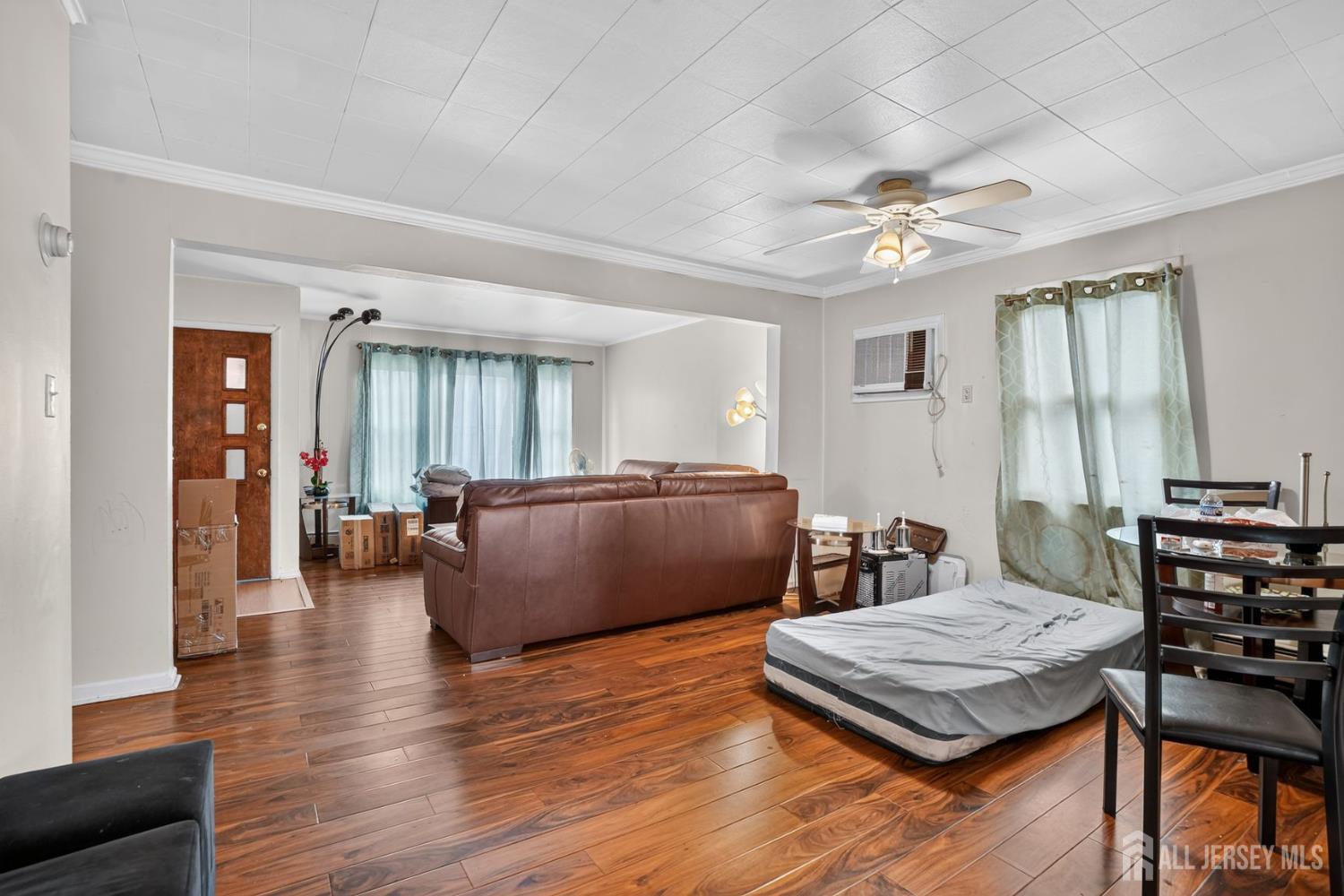 24 Hillcrest Avenue Edison NJ 08817