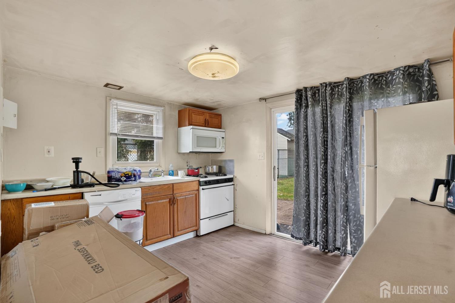 24 Hillcrest Avenue Edison NJ 08817