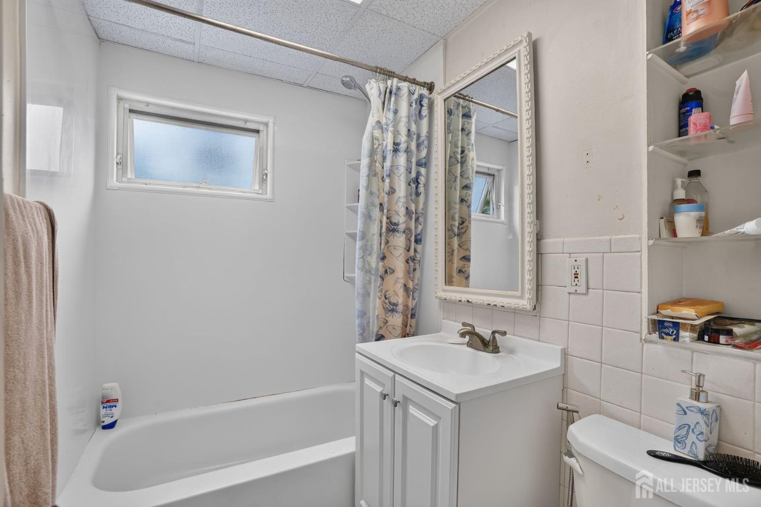 24 Hillcrest Avenue Edison NJ 08817