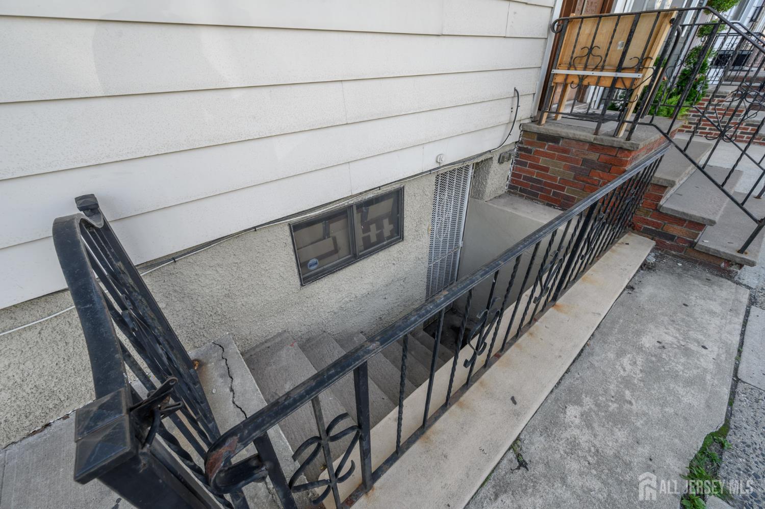 94 Van Buren Street Newark NJ 07105