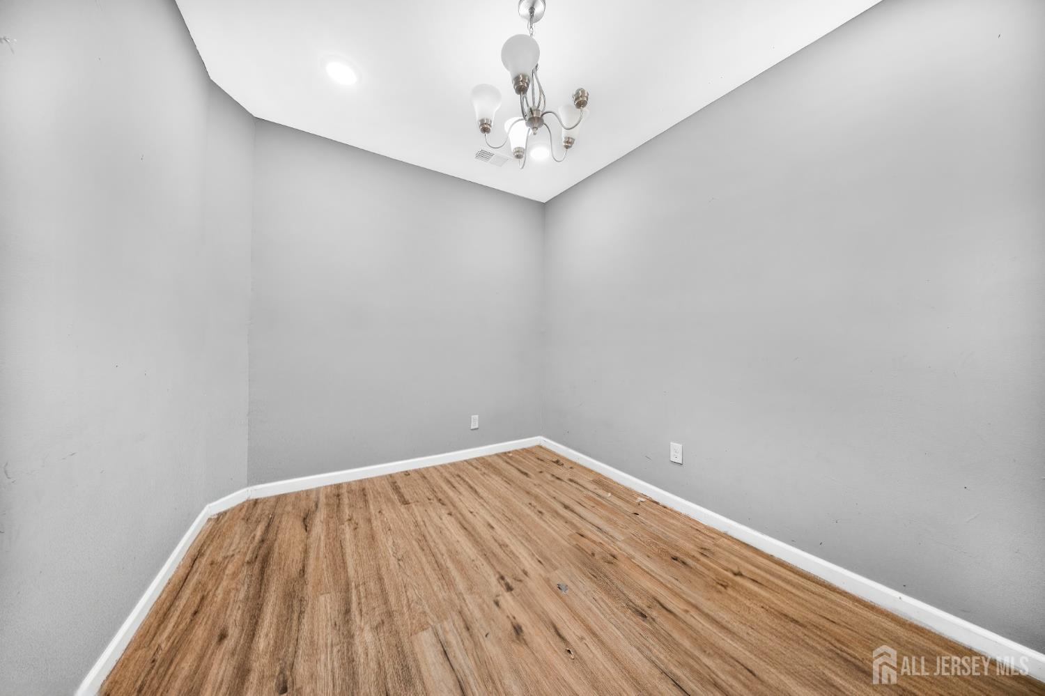 421-423 Magie Avenue Elizabeth NJ 07208