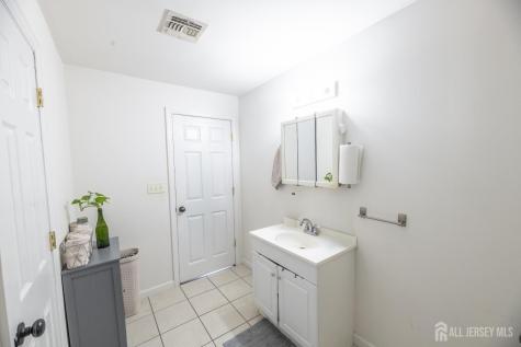 637 Main Street Sayreville NJ 08872
