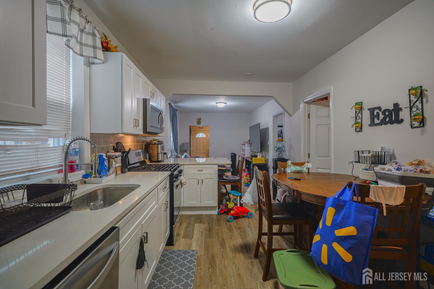 16 Somerset Street Carteret NJ 07008