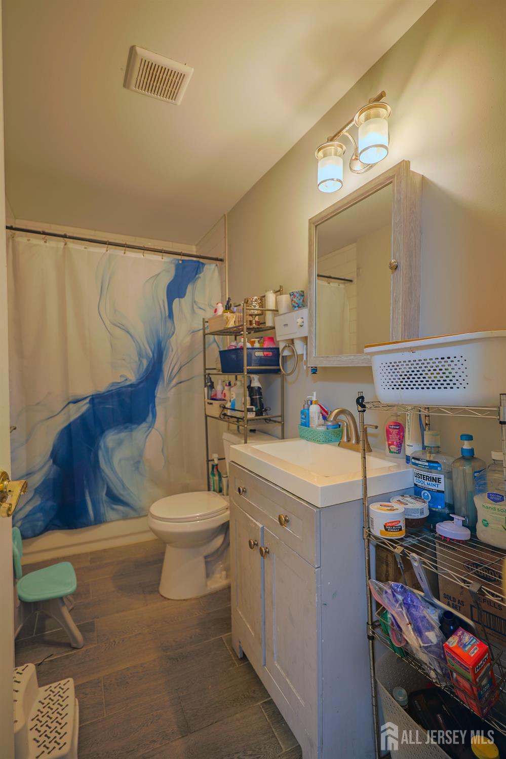 16 Somerset Street Carteret NJ 07008