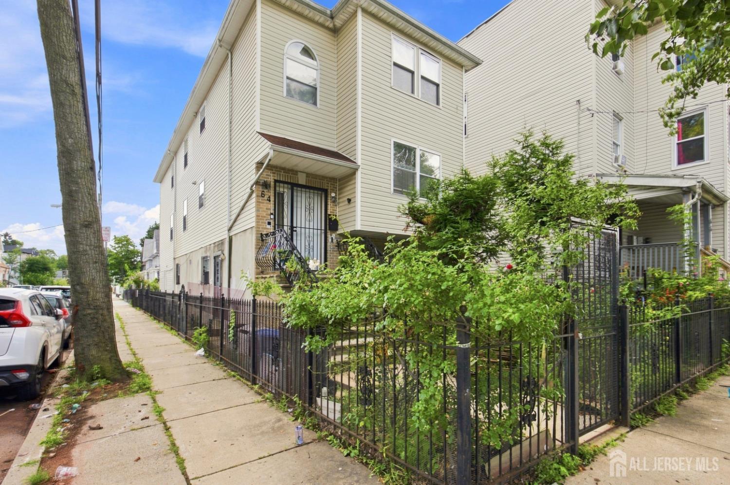 64 Fabyan Place Newark NJ 07108