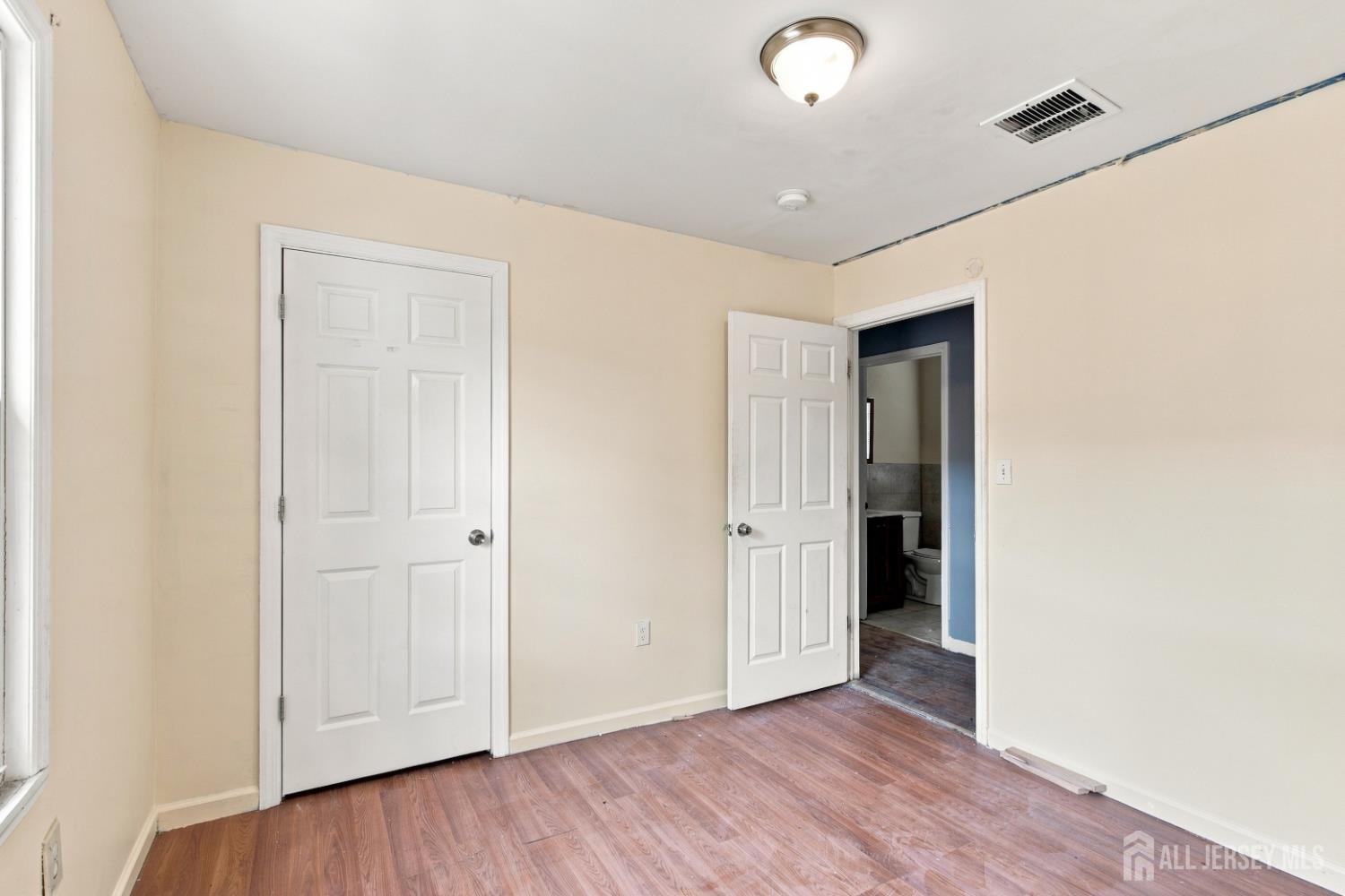 64 Fabyan Place Newark NJ 07108