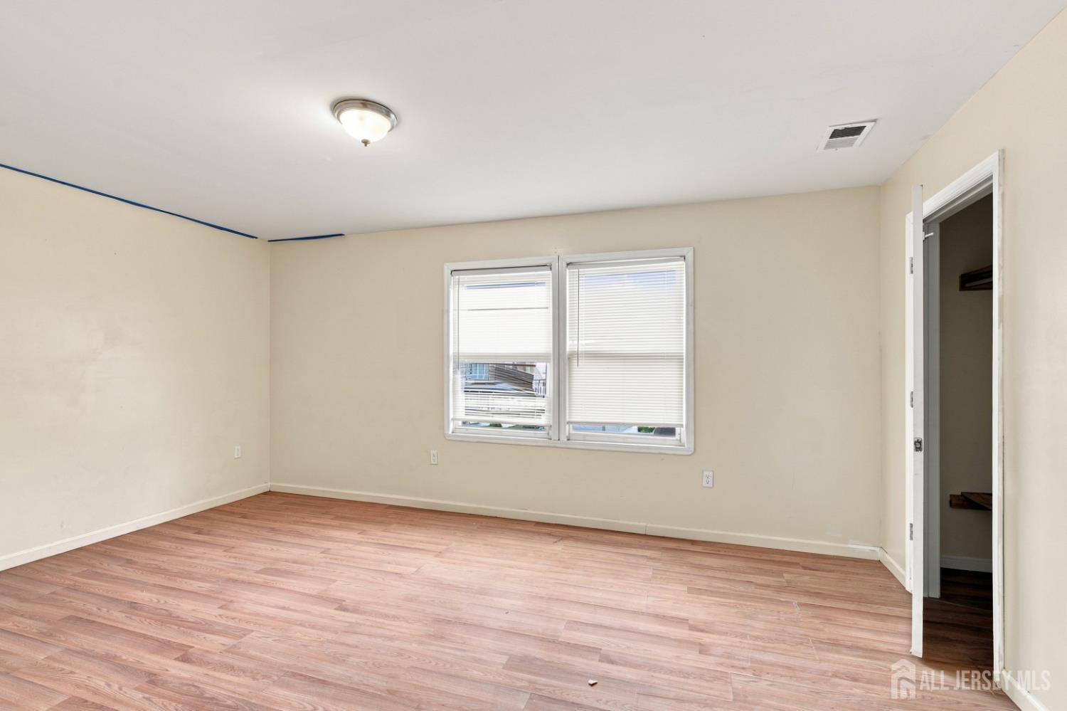 64 Fabyan Place Newark NJ 07108