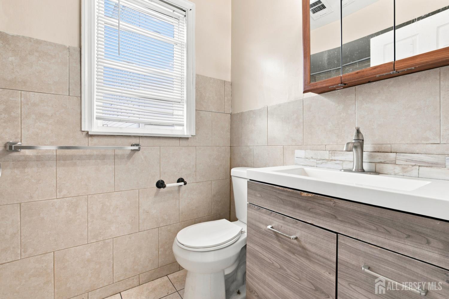 64 Fabyan Place Newark NJ 07108