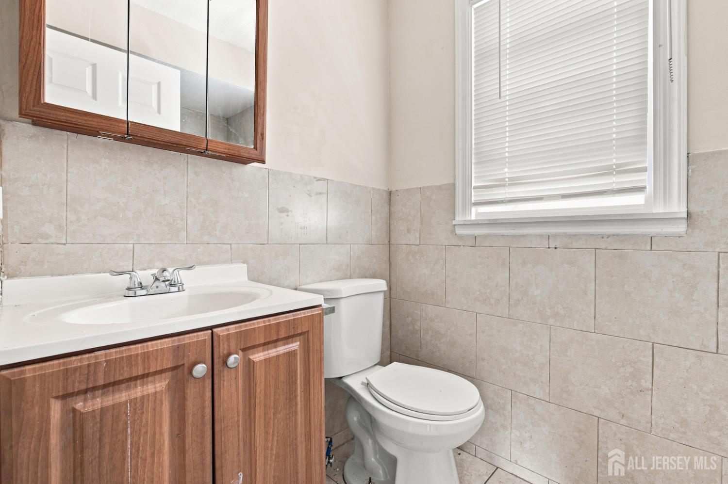64 Fabyan Place Newark NJ 07108
