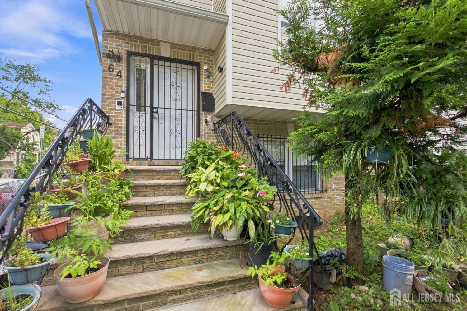 64 Fabyan Place Newark NJ 07108