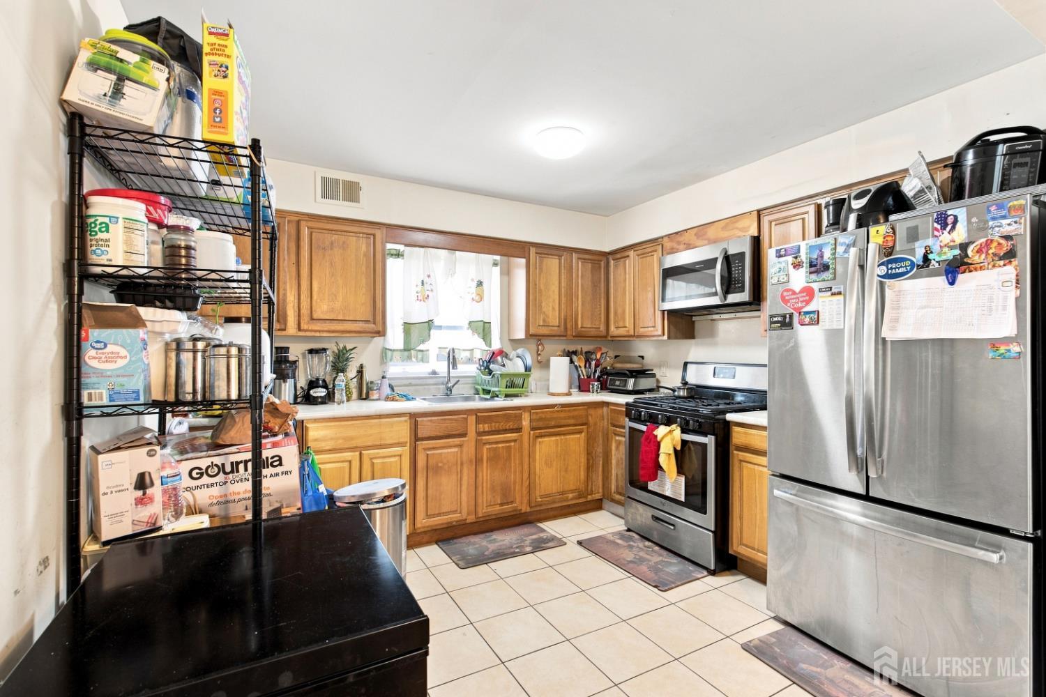 64 Fabyan Place Newark NJ 07108