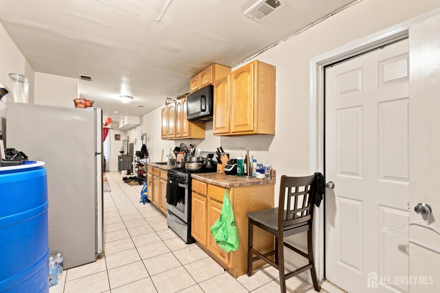 64 Fabyan Place Newark NJ 07108
