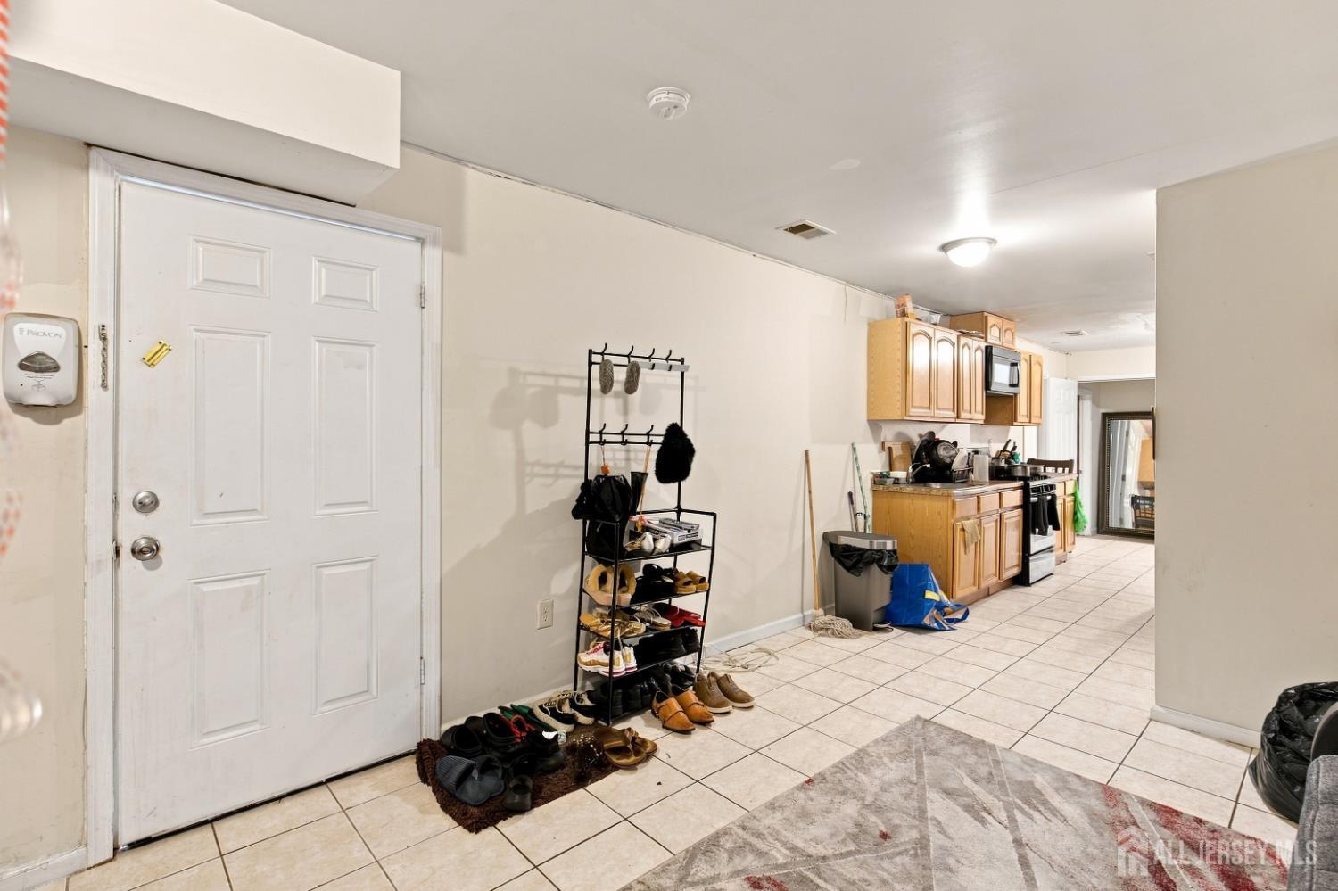 64 Fabyan Place Newark NJ 07108