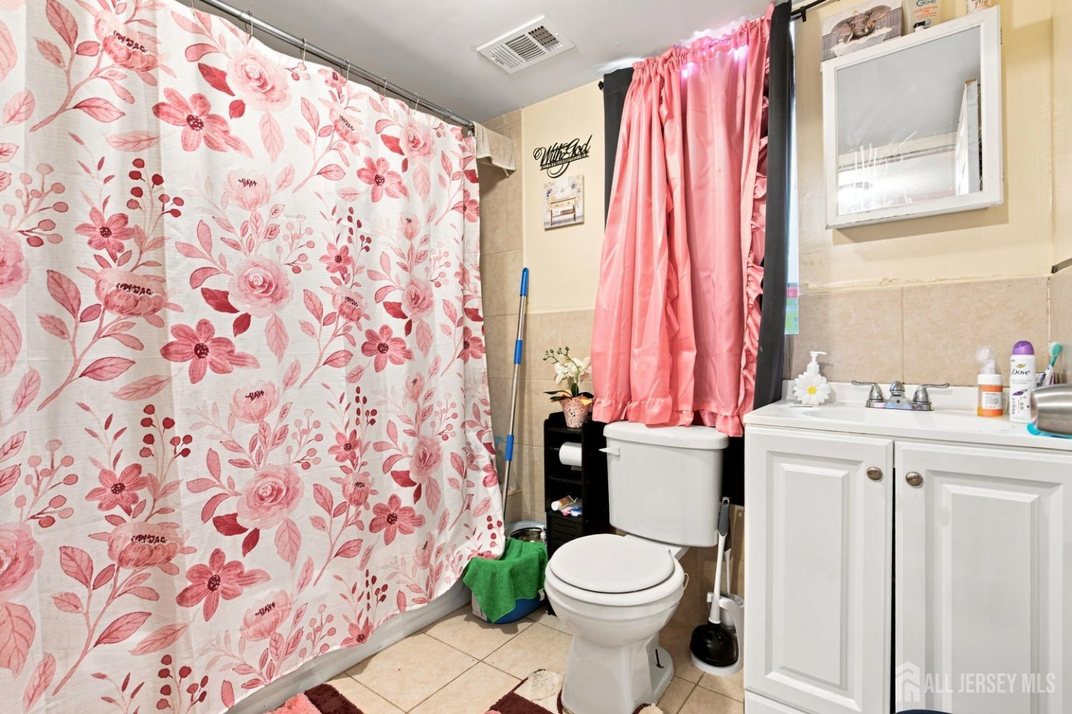 64 Fabyan Place Newark NJ 07108
