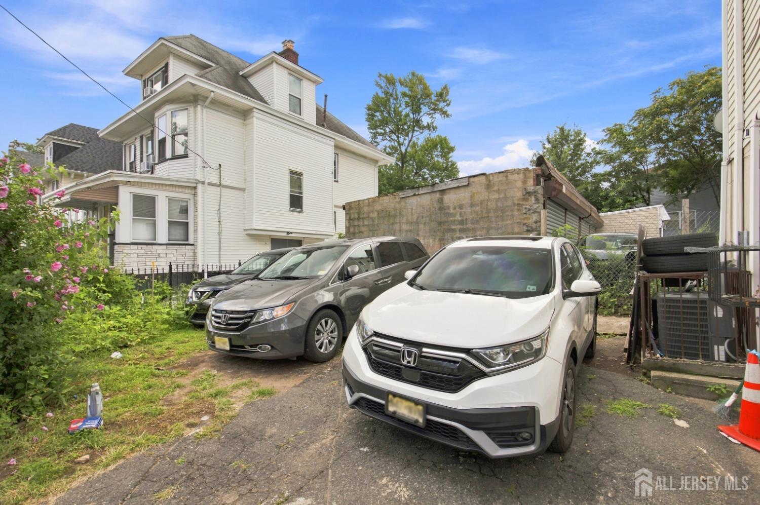 64 Fabyan Place Newark NJ 07108