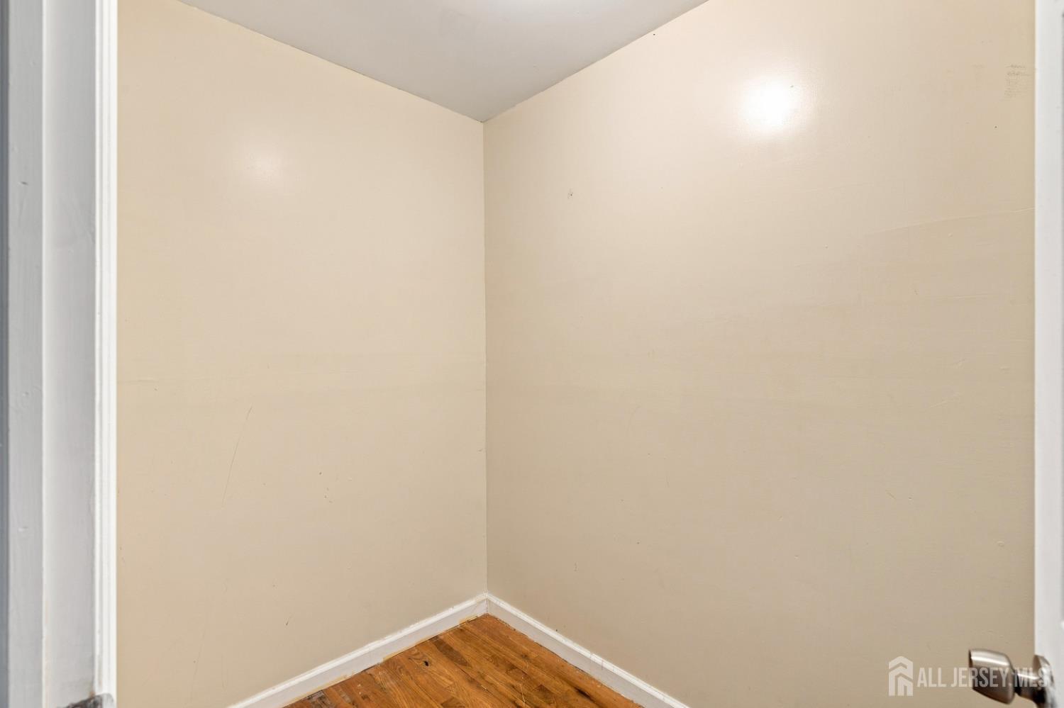 64 Fabyan Place Newark NJ 07108