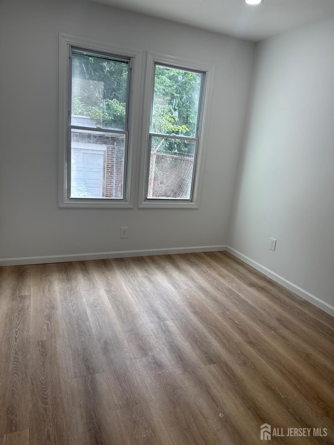 47 Rose Terrace Newark NJ 07108