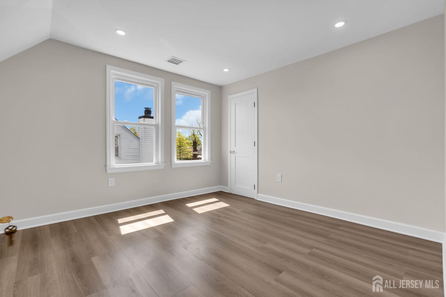 21 Market Street Edison NJ 08817