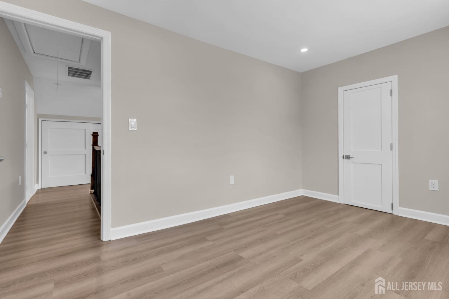 21 Market Street Edison NJ 08817