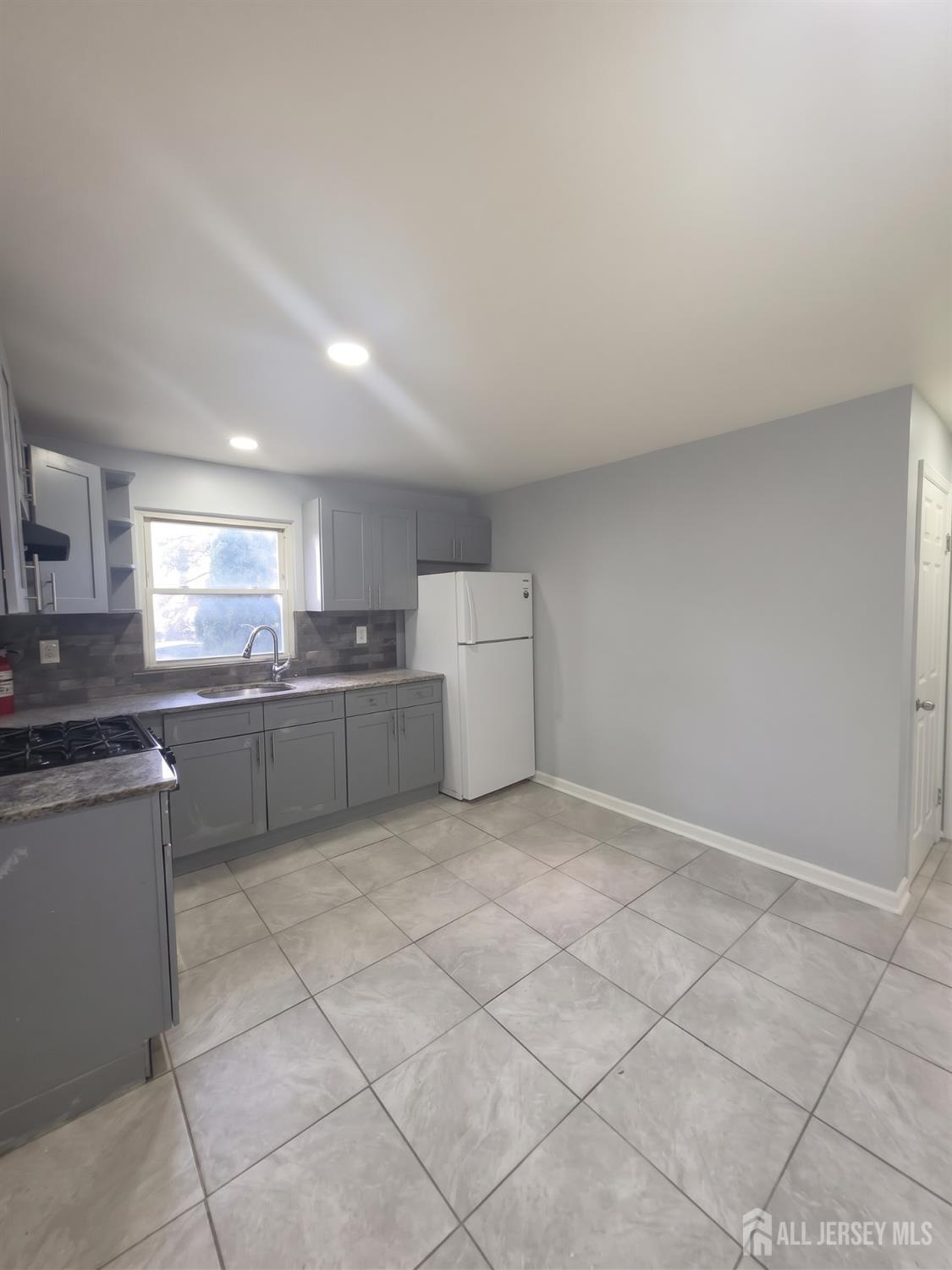 21-23 Evergreen Avenue Newark NJ 07114