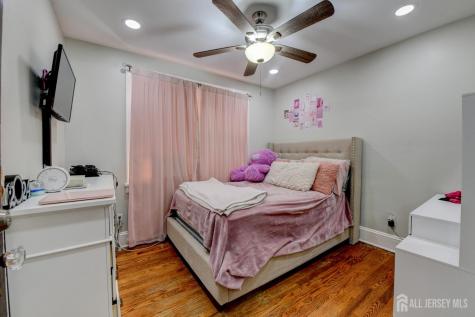 51 Jeanette Street Carteret NJ 07008
