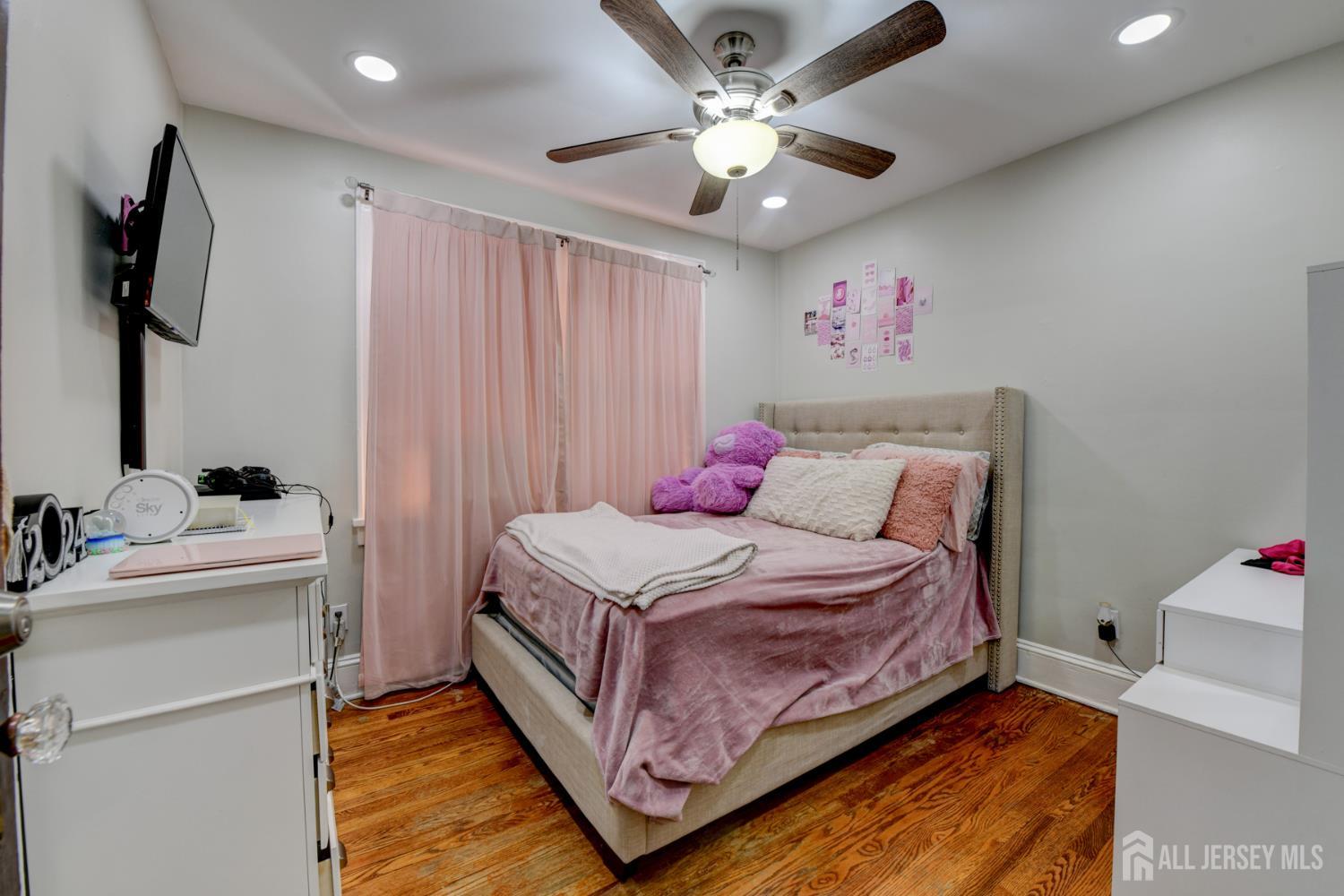 51 Jeanette Street Carteret NJ 07008