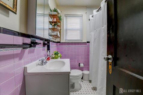 51 Jeanette Street Carteret NJ 07008