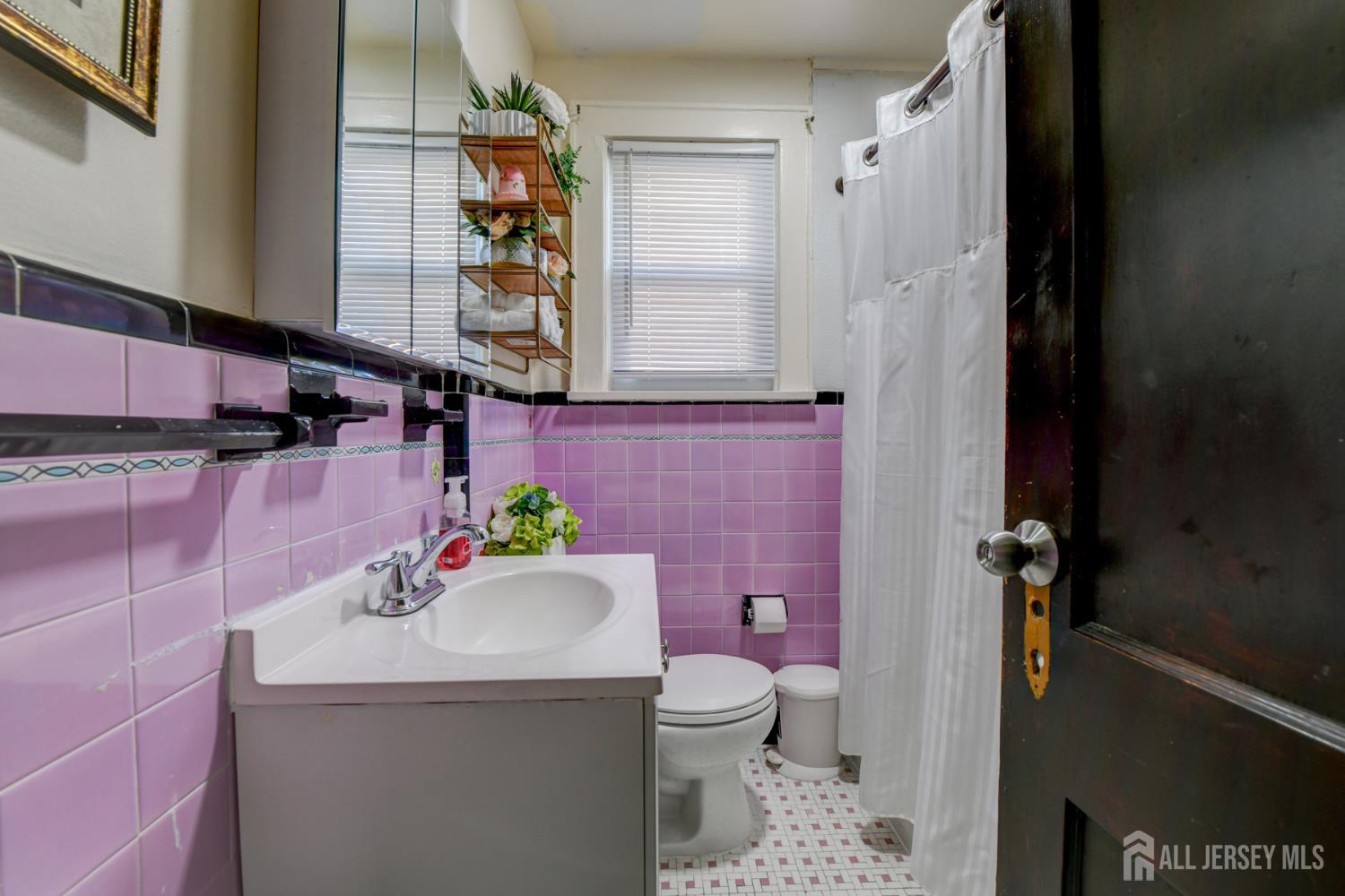 51 Jeanette Street Carteret NJ 07008