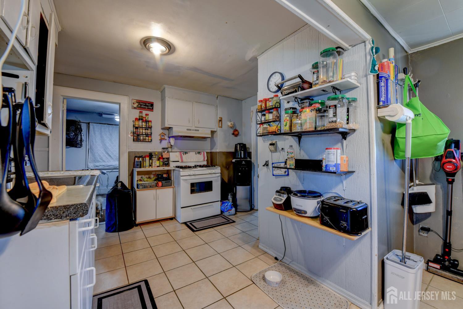 51 Jeanette Street Carteret NJ 07008