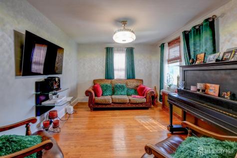 51 Jeanette Street Carteret NJ 07008