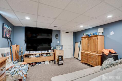 7 Myrtle Avenue Metuchen NJ 08840