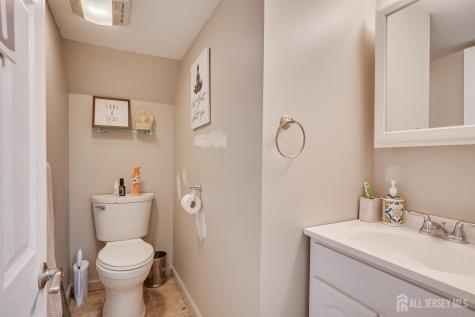 7 Myrtle Avenue Metuchen NJ 08840