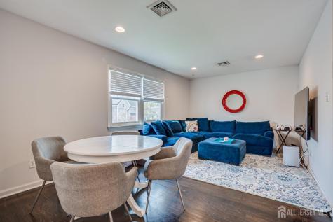 7 Myrtle Avenue Metuchen NJ 08840