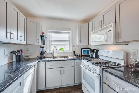 7 Myrtle Avenue Metuchen NJ 08840