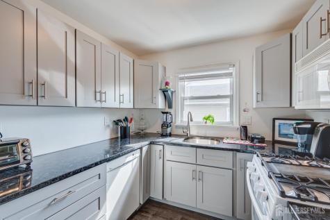 7 Myrtle Avenue Metuchen NJ 08840
