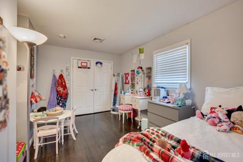 7 Myrtle Avenue Metuchen NJ 08840