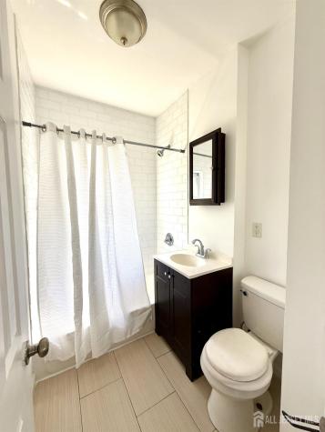 204 Baltimore Avenue Hillside NJ 07205
