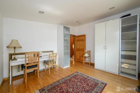 513 E Price Street E Linden NJ 07036