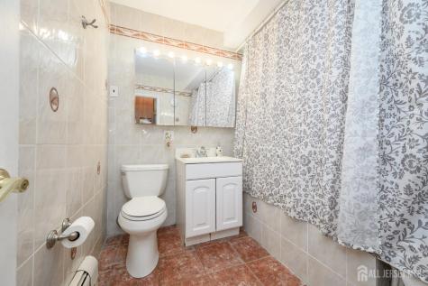 513 E Price Street E Linden NJ 07036