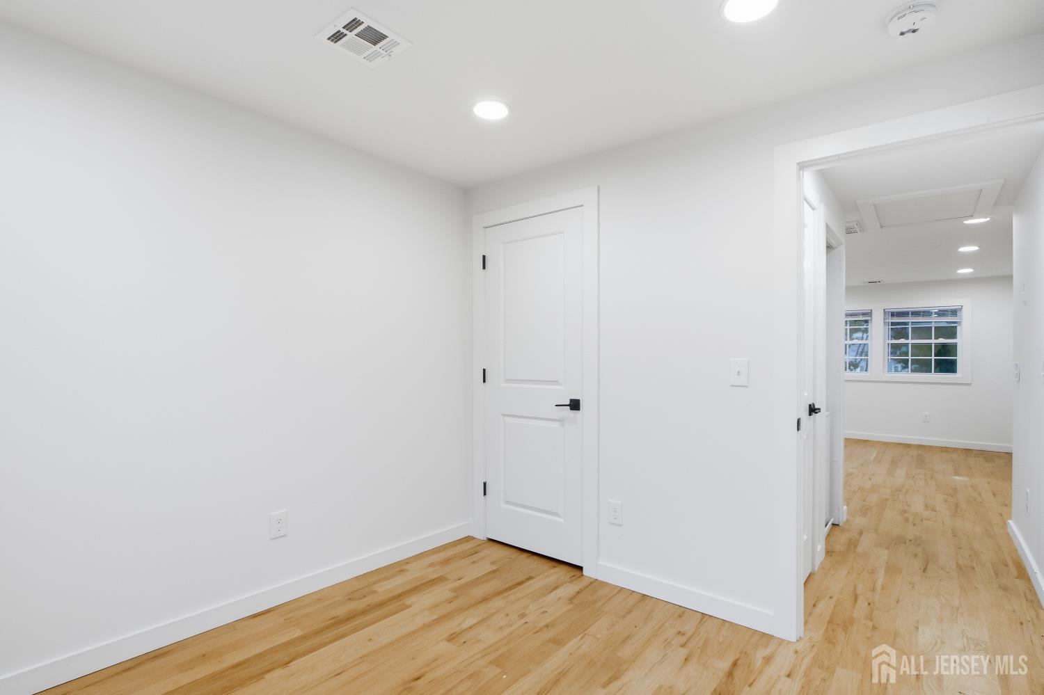 48 5 Th Street Fords NJ 08863