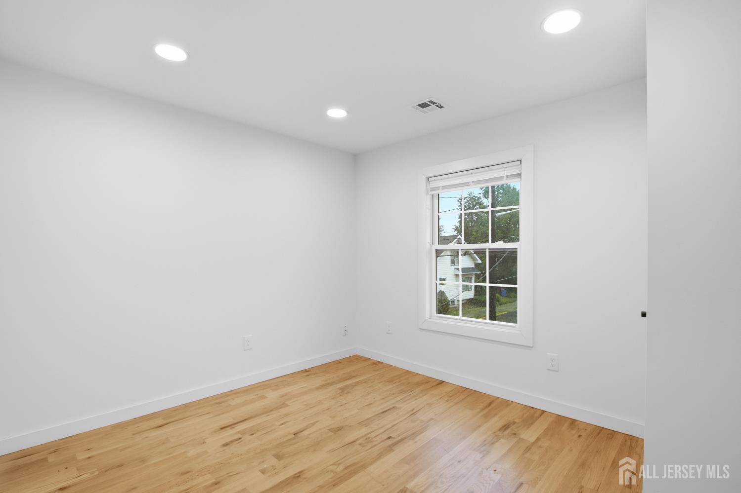 48 5 Th Street Fords NJ 08863