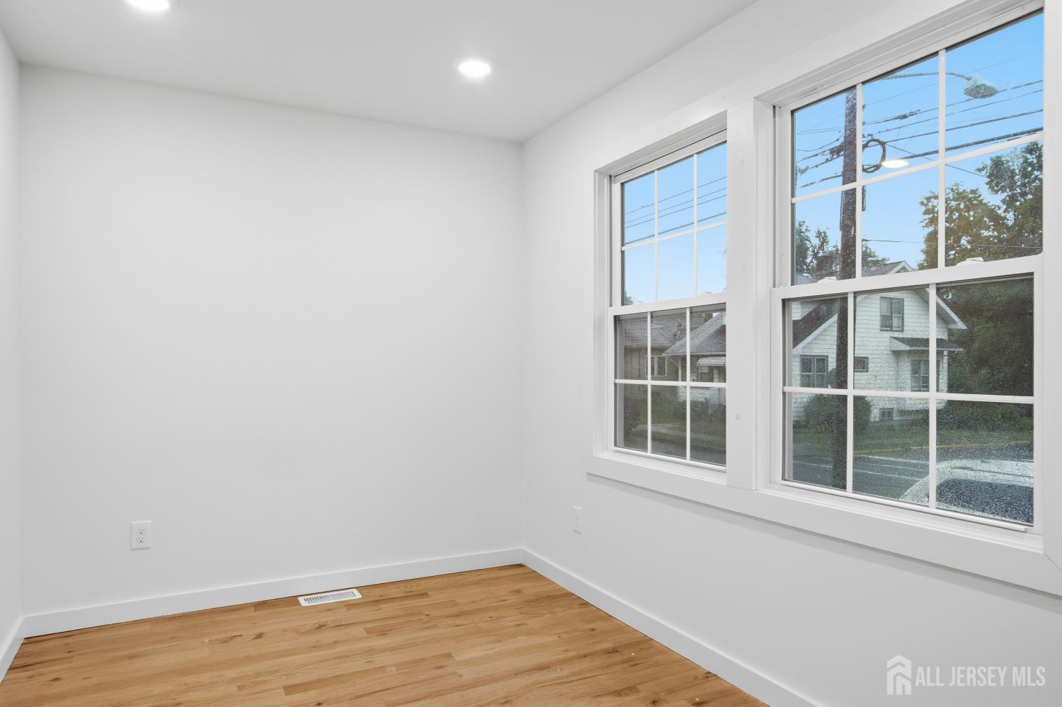 48 5 Th Street Fords NJ 08863