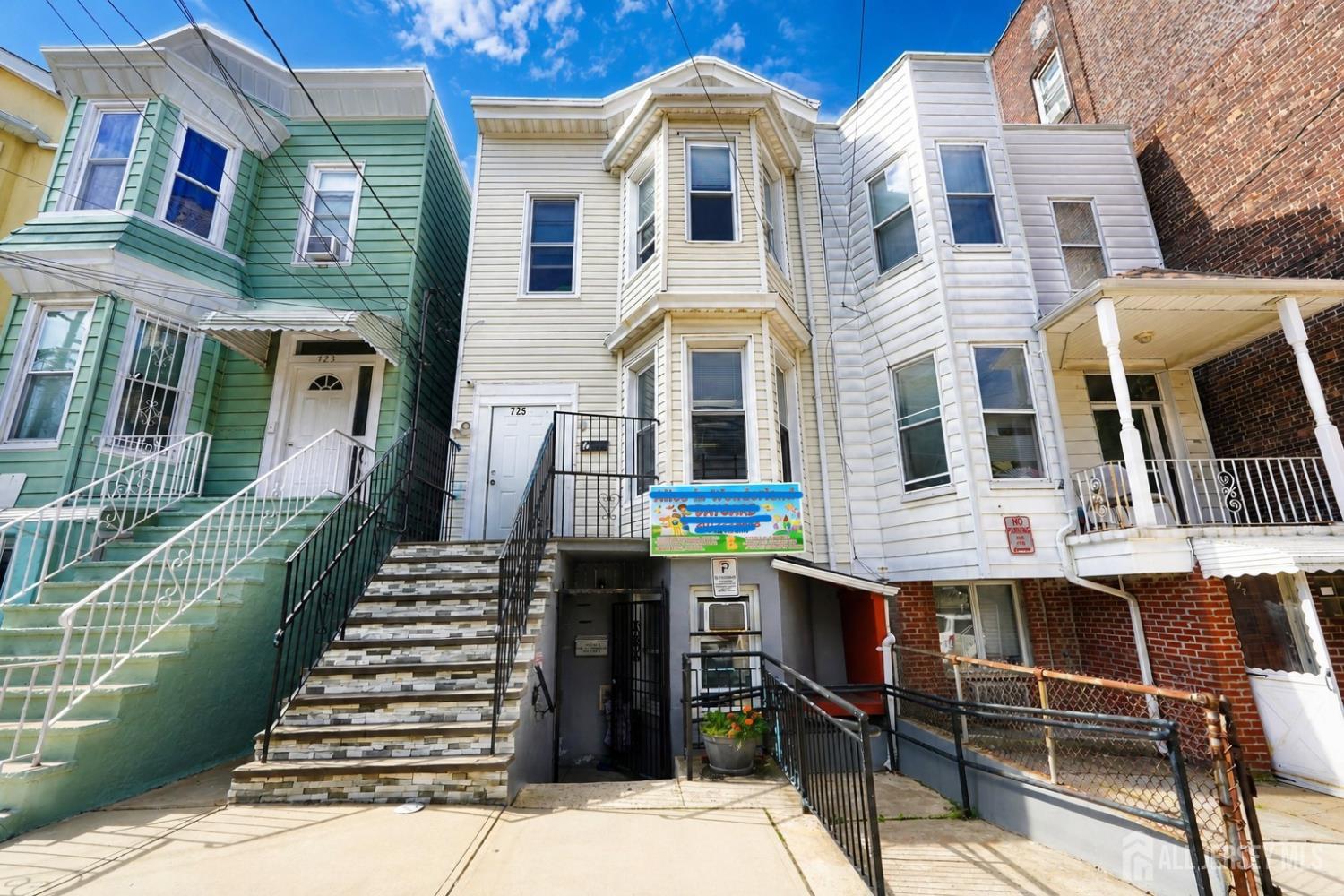 725 17th Street Union City NJ 07087