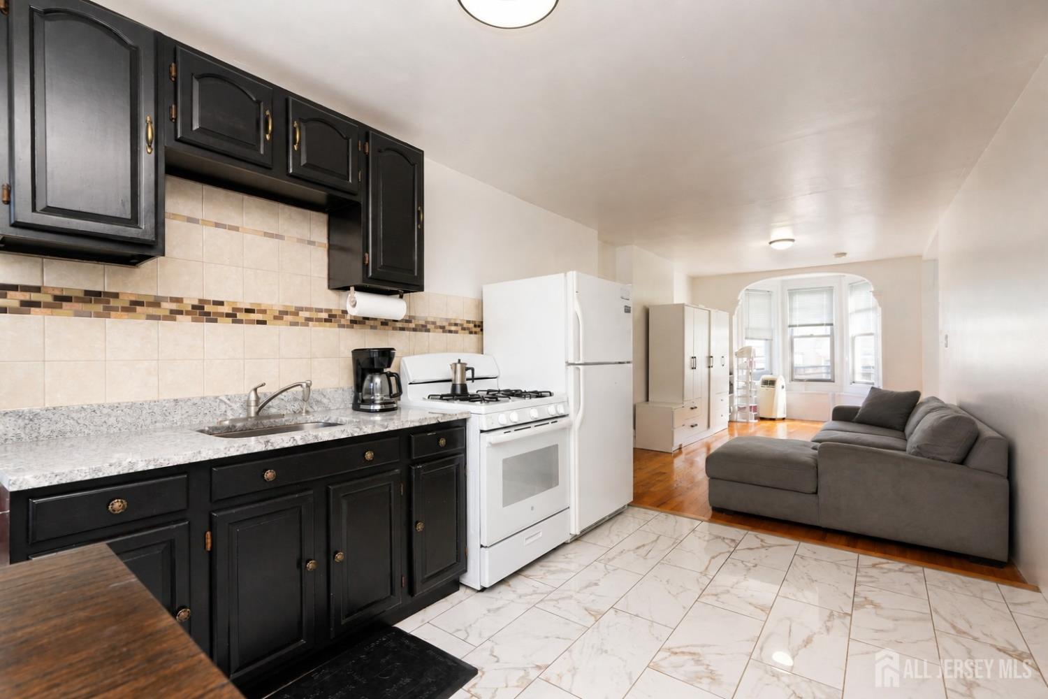 725 17th Street Union City NJ 07087