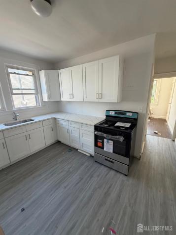 924 Monroe Avenue Elizabeth NJ 07201