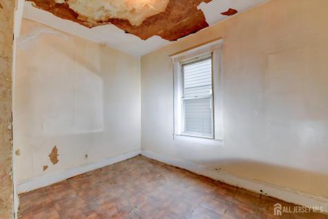110 W 16 Street Linden NJ 07036