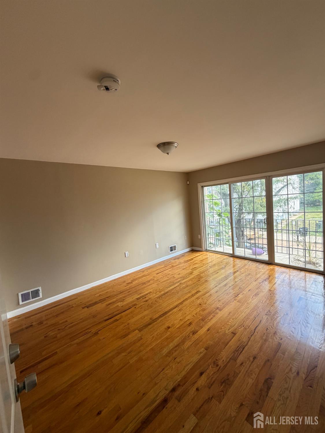 389 21st Street Irvington NJ 07111